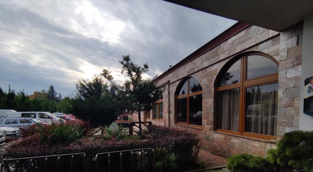 Hotel Apollo Valašské Meziříčí Exterior foto